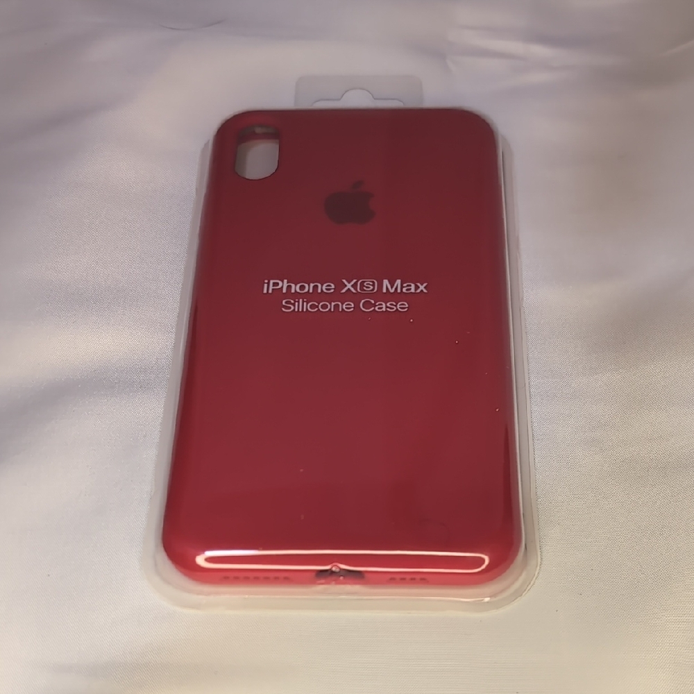 Apple iPhone XS Max Silicone Case - Vibrant Red